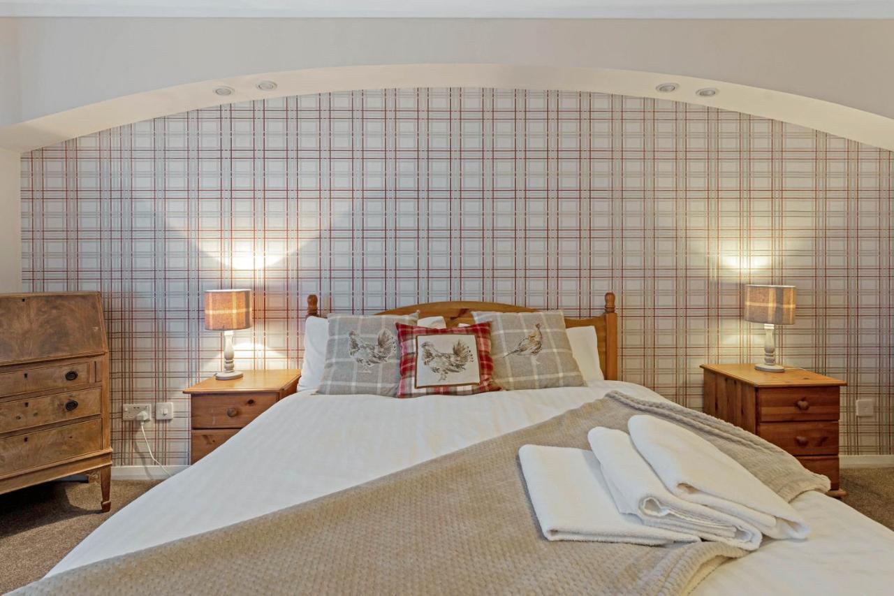 Elegant & Unique Getaway - Spacious 3 Bedroom, 2 Bathroom City Centre Apartment - Free Allocated Parking. Edinburgh Exteriér fotografie